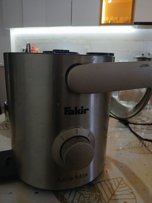Продаётся сокавыжималка