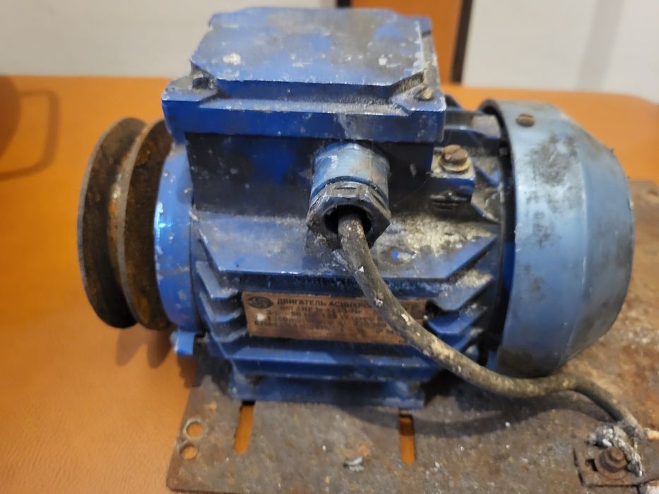 Продам  двигатель