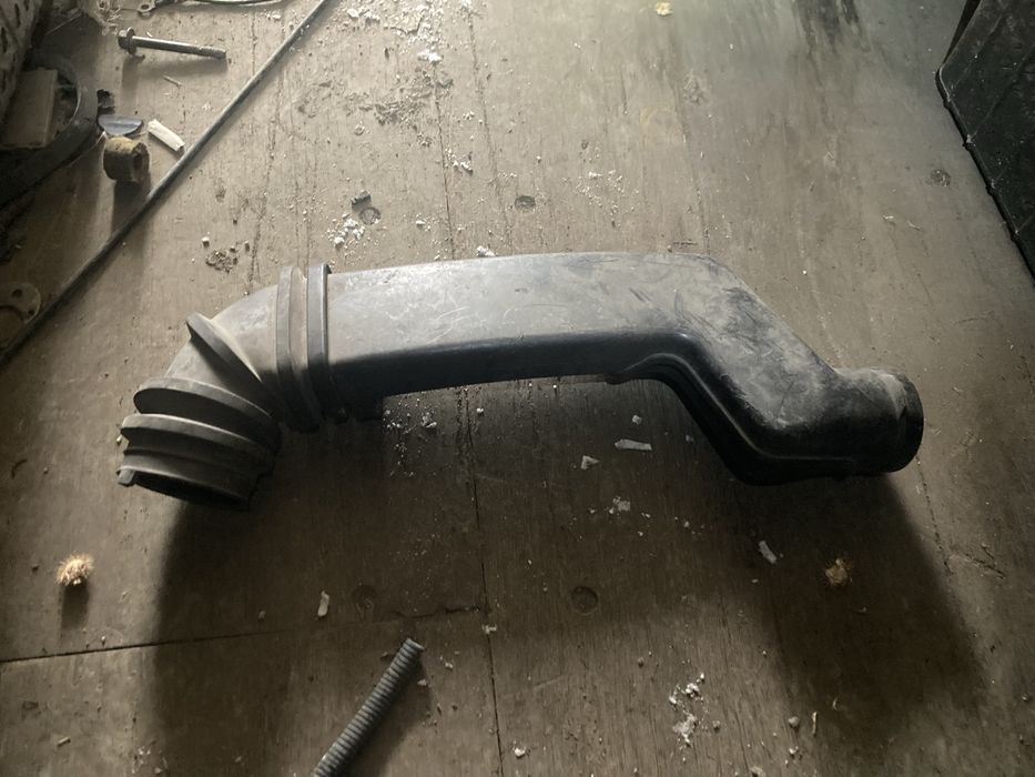 Патрубок воздушного фильтра Мерседес M111 / Mercedes M111