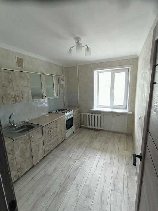 Срочно продам 2 комн кв, нов план, центр