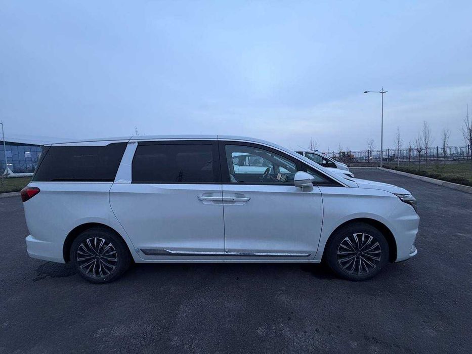 JAC RF8 FLAGSHIP кроссовер