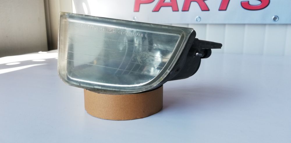 Десен и ляв халоген Toyota Rav4 XA20 (2000-2004)