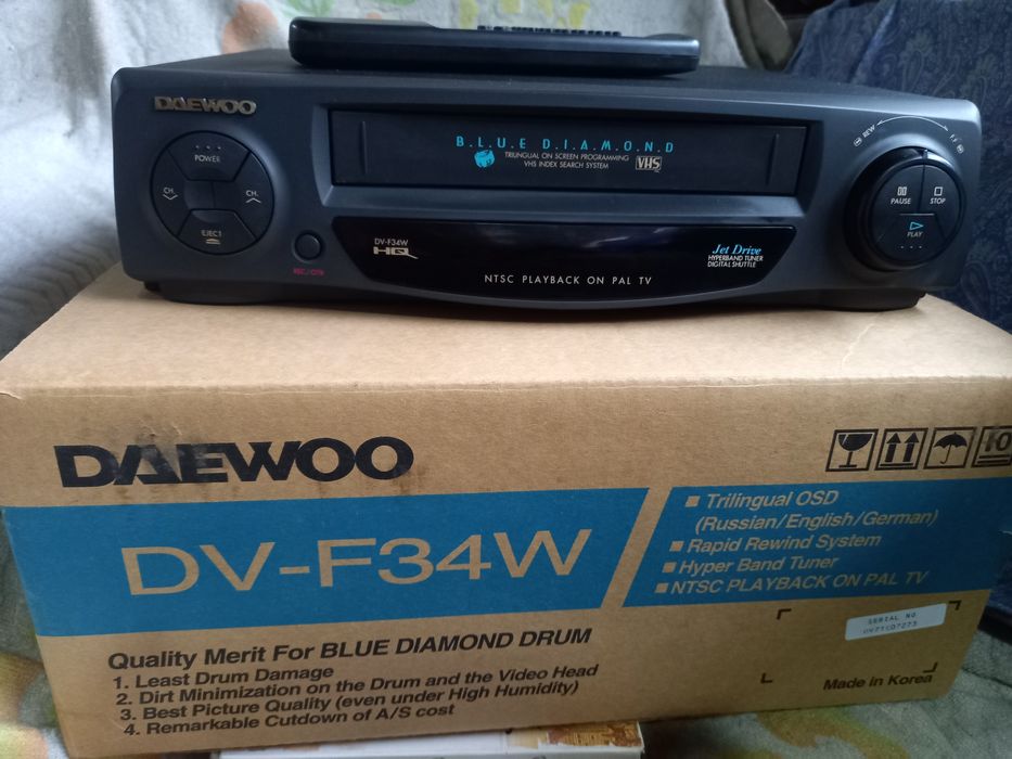 Прадаётся видеомангтафон  DAEWOO DV f34W хорошим состаяным.