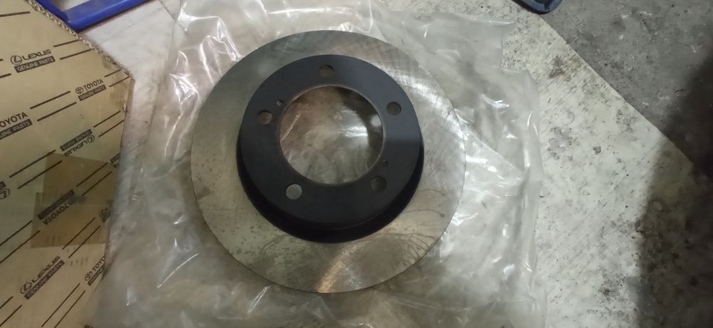 Продам передние тормозные диски