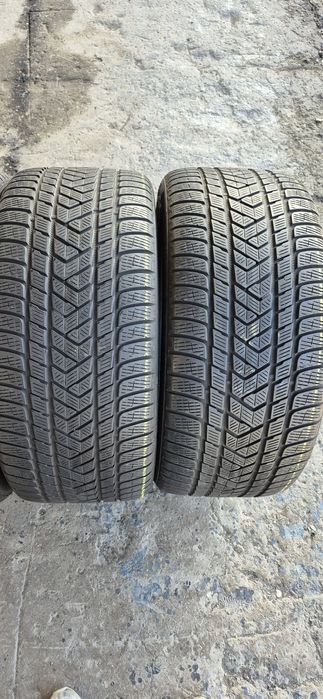 4 anvelope iarna Pirelli 295/40/21.Pretul este pe bucata.