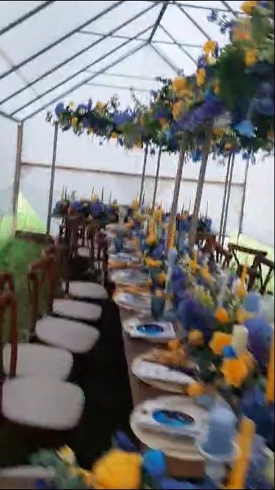 Vand cort pentru evenimente