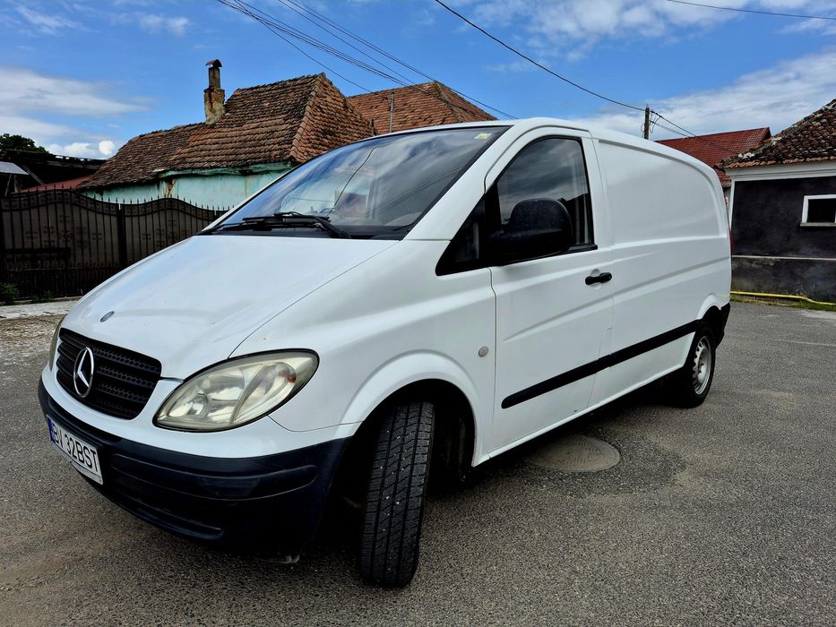 Vând Mercedes Vito