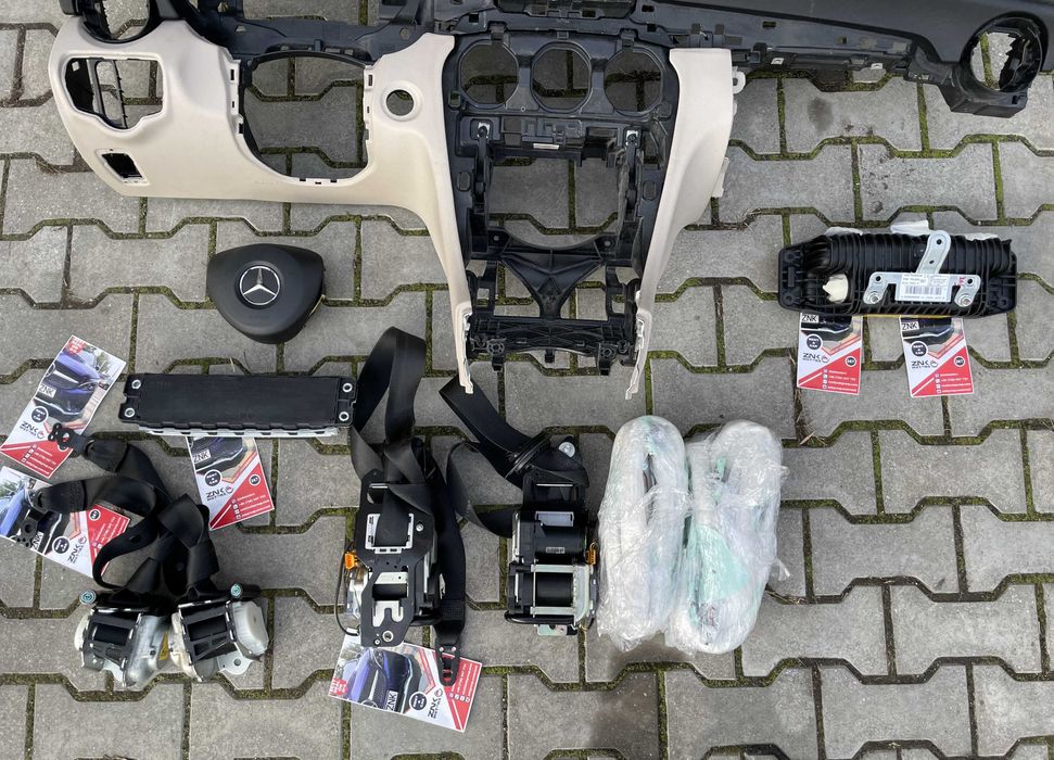 Mercedes Benz C w205 plansa bord HUD - kit airbag - centuri siguranta