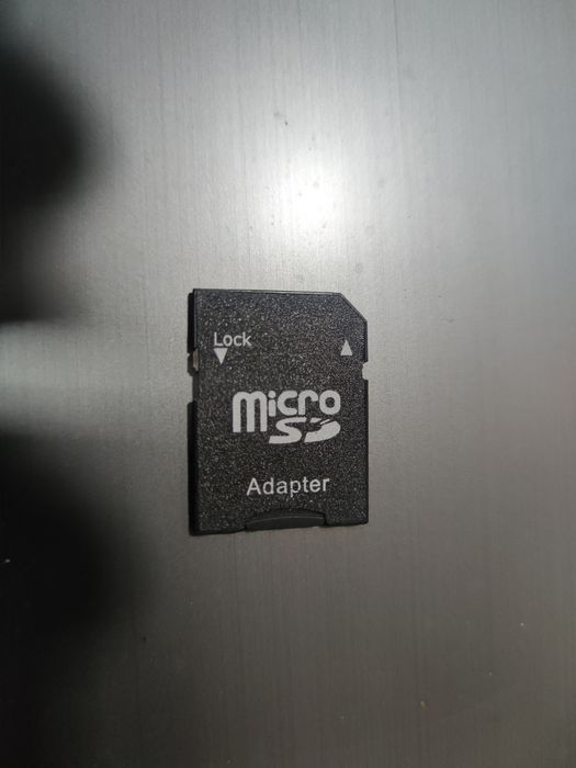 Mikro 16 gb fleshka holati zoʻr