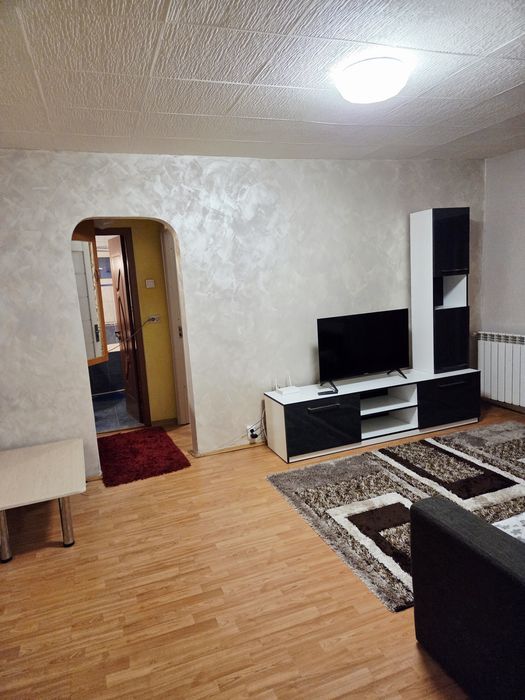 Apartament de închiriat cu două camere