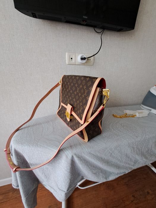 Сумка б/у под LV