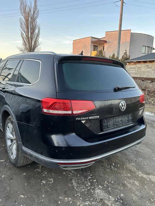 Arcuri stânga , dreapta spate Volkswagen Passat  B8 Alltrak 2017
