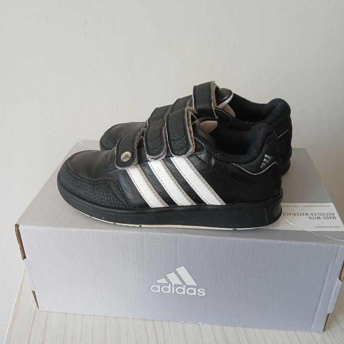 Маратонки adidas  29 номер