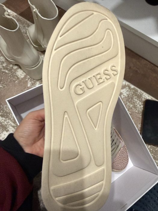 Guess  маратонки