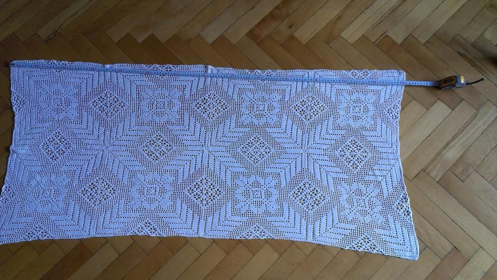 Покривка за маса или каре плетено на една кука