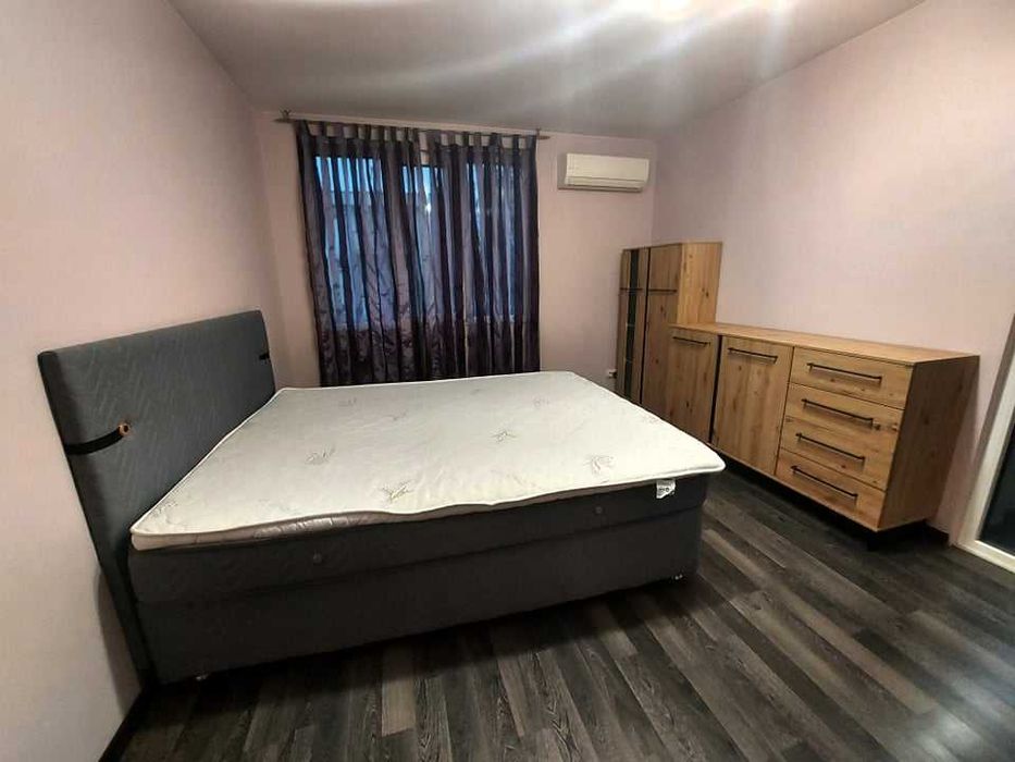 Дава се под наем Тристаен апартамент в Бургас, Център - 65 кв.м за 306 € - Снимка #1