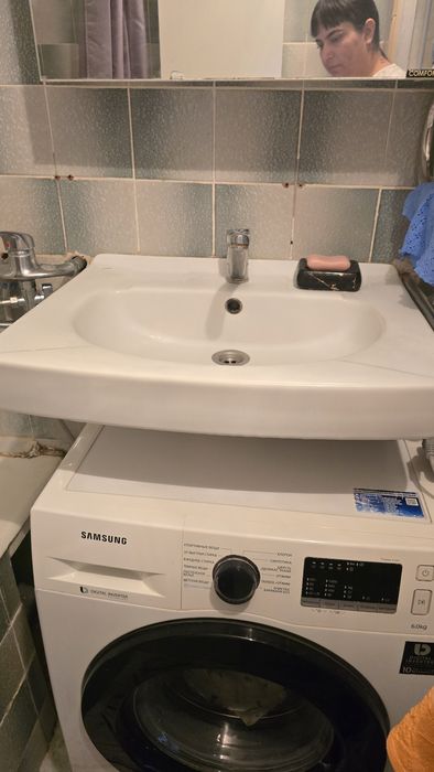 Срочно продам раковину и сместитель