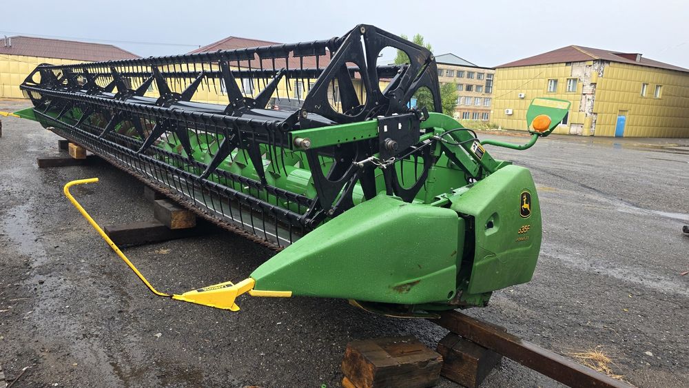 Жатка John Deere 635F