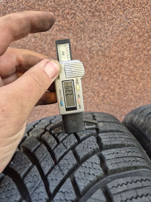 Jante R16 5x114,3 Dacia Duster  cu anvelope iarna Bridgestone 215/65R1