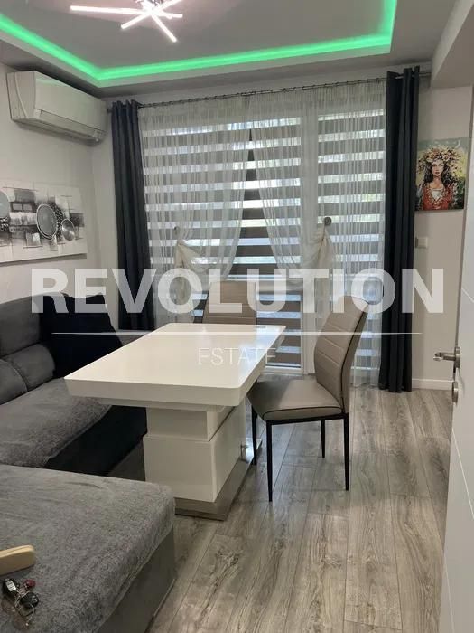 Дава се под наем Двустаен апартамент в Варна, Кайсиева градина - 70 кв.м за 690 € - Снимка #1