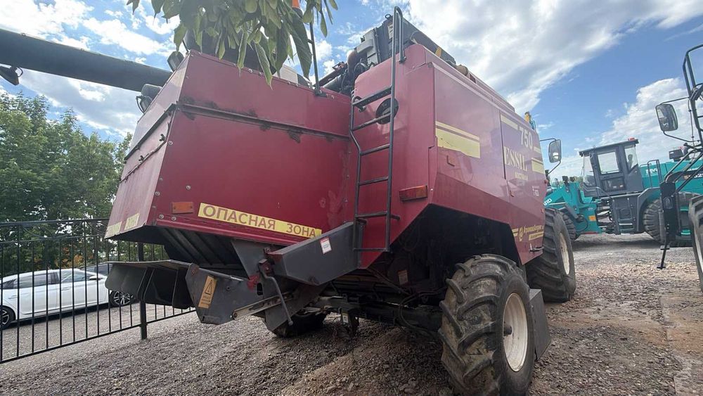 Комбайн Essil 750