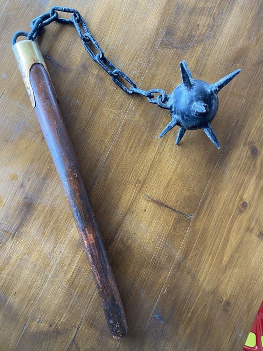 Buzdugan real din fier plin ,coadă de esență tare si alamă