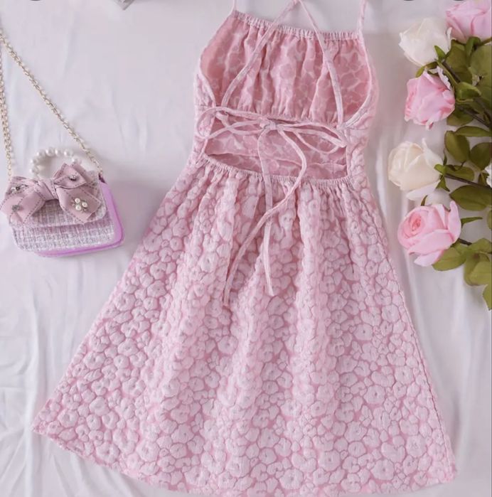 Лятна розова рокля