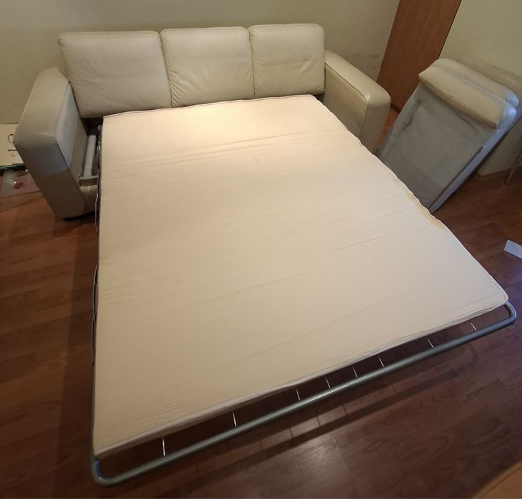 Canapea extensibila din piele naturala stare perfectă  800lei