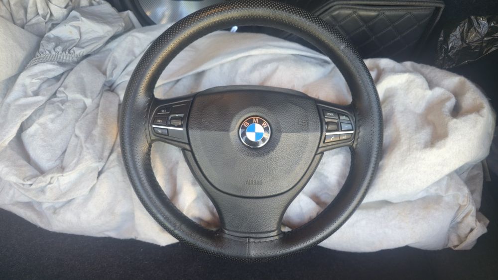 Руль на БМВ В идеальном состаянее