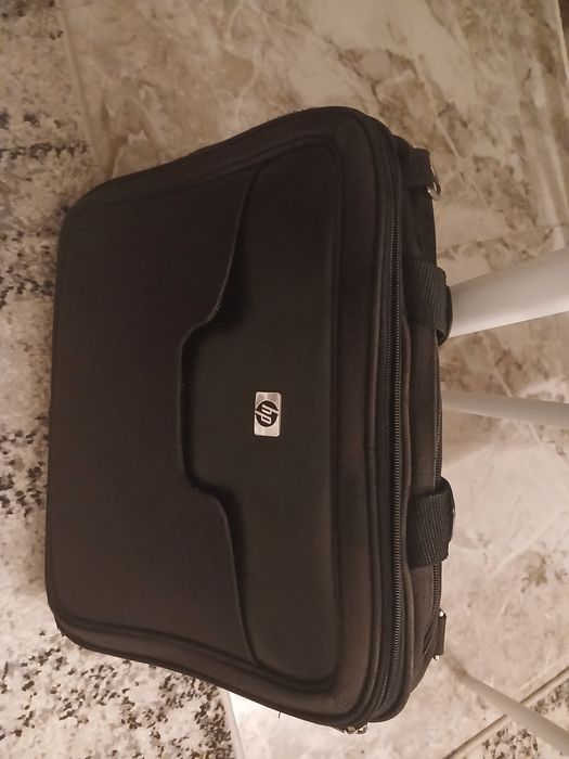 Laptop Hp i5 pachet complet