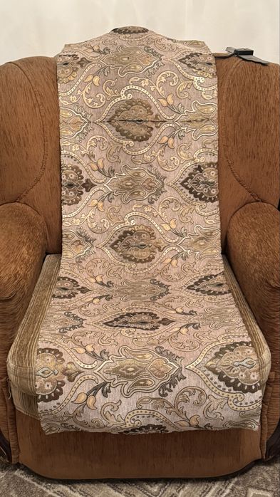 Продаётся диван и 2 кресла