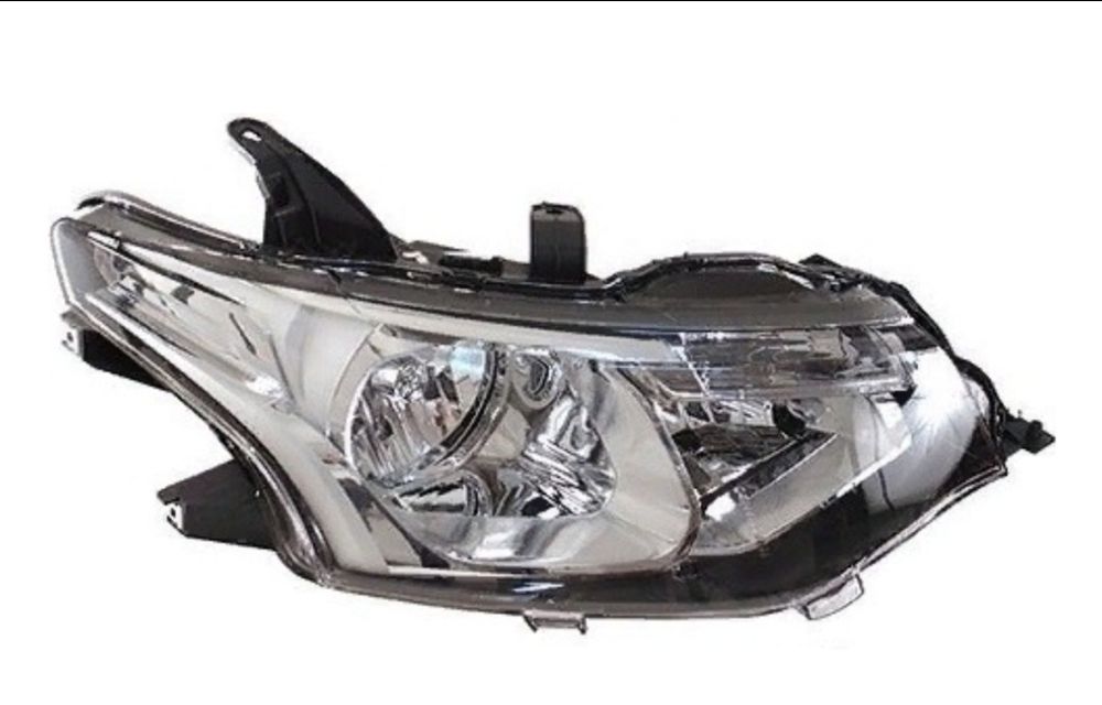 Фара правая, пассажирская сторона. Митсубиси аутлендер 2013 года