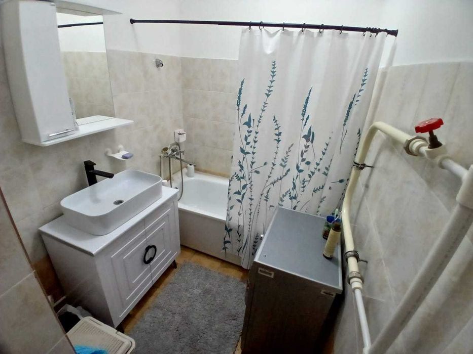 Продам 2 комн. квартиру в Уральске