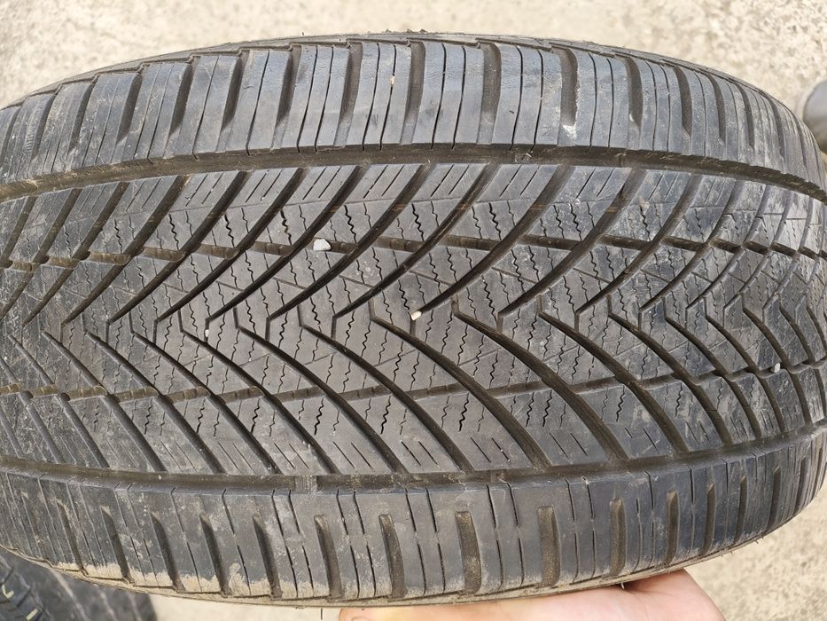 Продавам 2 гуми / 225/35/19