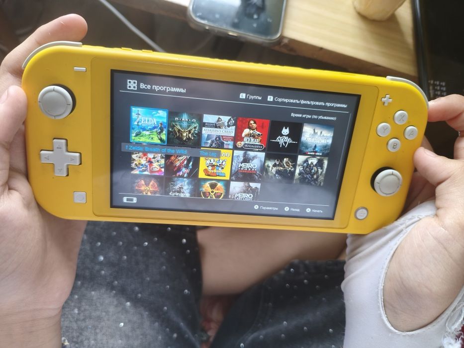 Продам Nintendo Switch Lite