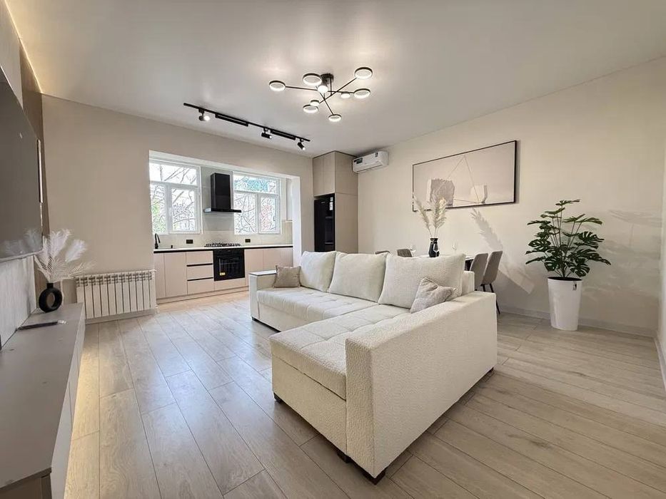 Кунаева квартира 2в3 отдельный вход + не торец Гостиница Россия