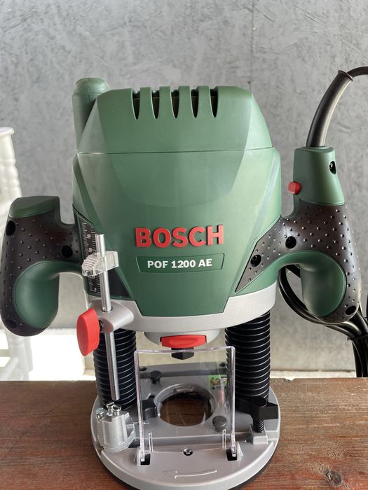 Bosch POF 1200 AE – Freză electrică pentru lemn 1200W – Stare excelentă, completă în cutie