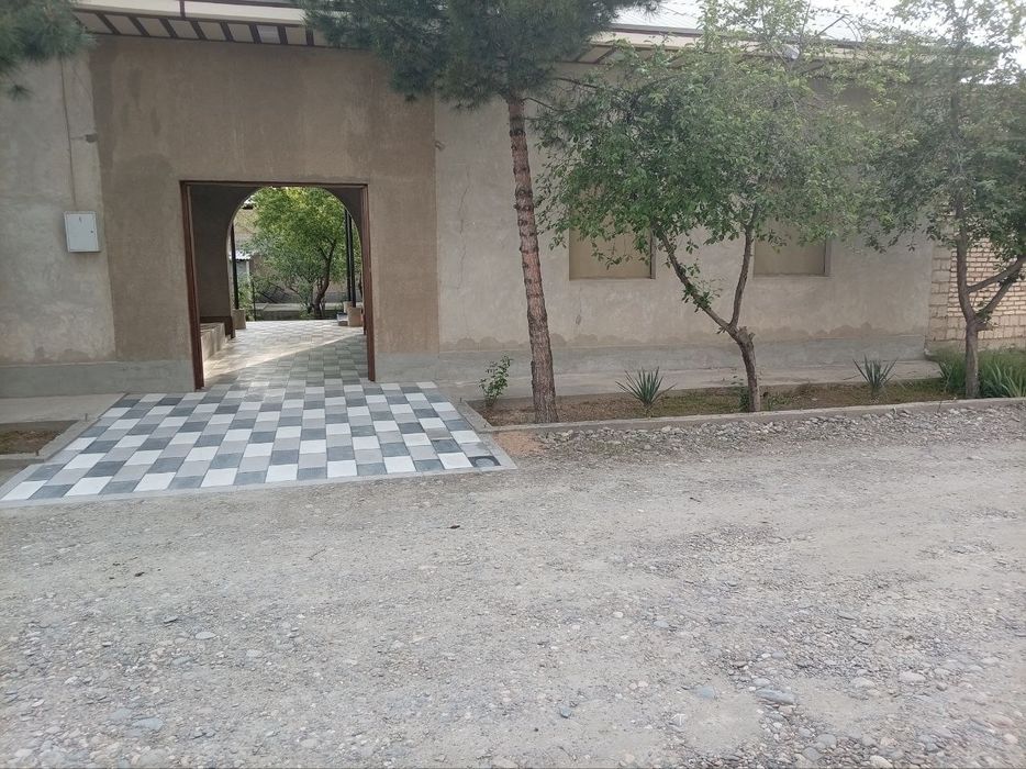 Каттакургон шахарда уй сотилади