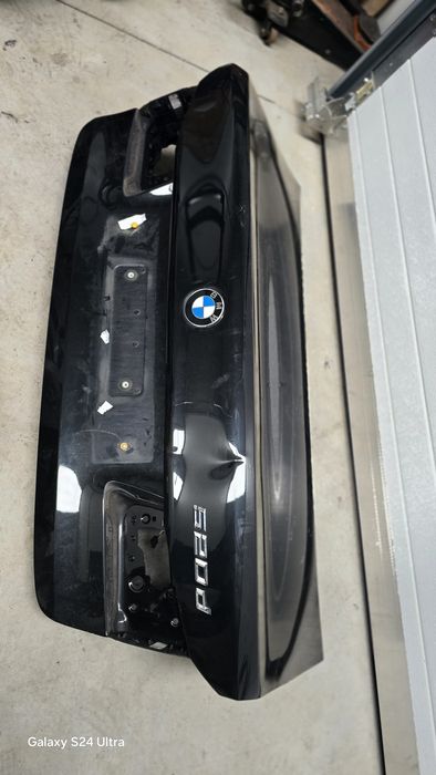 Capota portbagaj haion bmw.seria 5 g30 cu mic defect