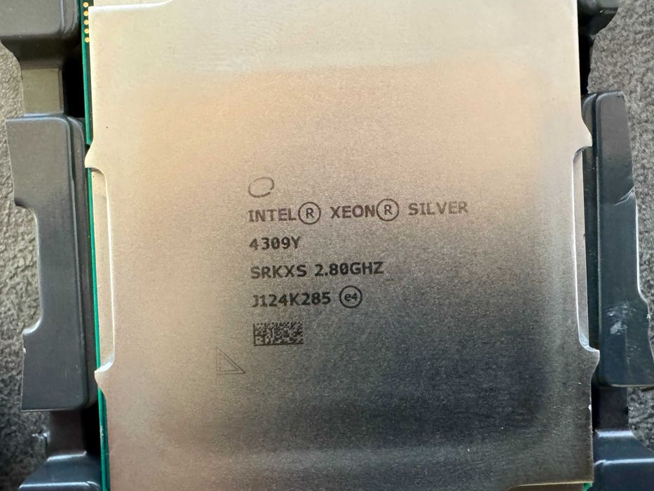 Серверный процессор Intel Xeon Silver 4309Y (Socket S4189)