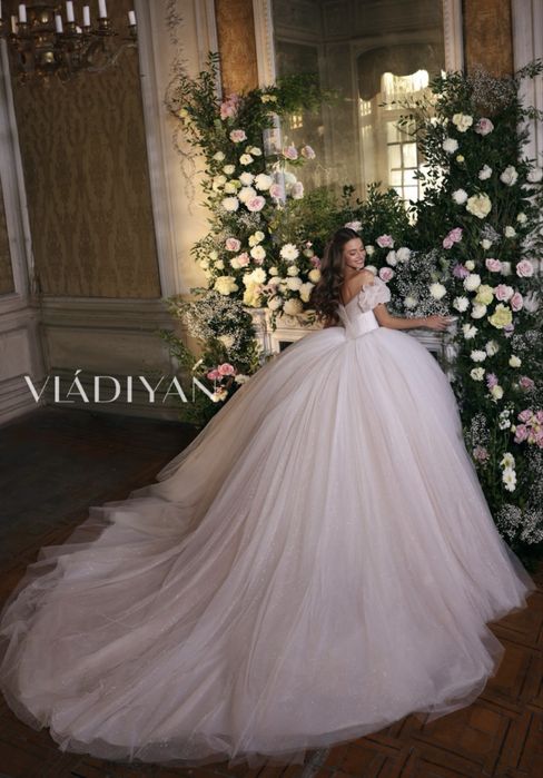 Rochie mireasa vladiyan model 2323