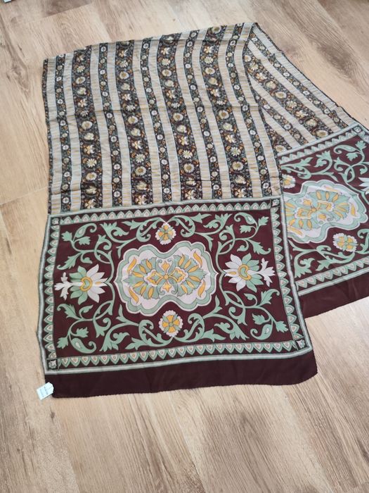 Eșarfă din mătase