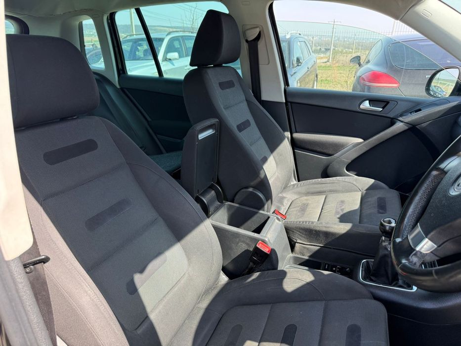 Dezmembrez Vw tiguan 2009 2.0 tdi CBAB 4x4 negru