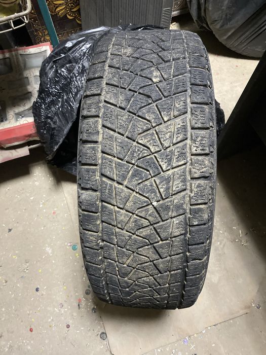 Bridgestone 275/60/18 зимние липучки