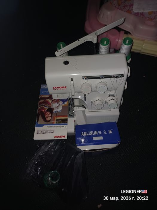 Janome аверлок такув мошинка