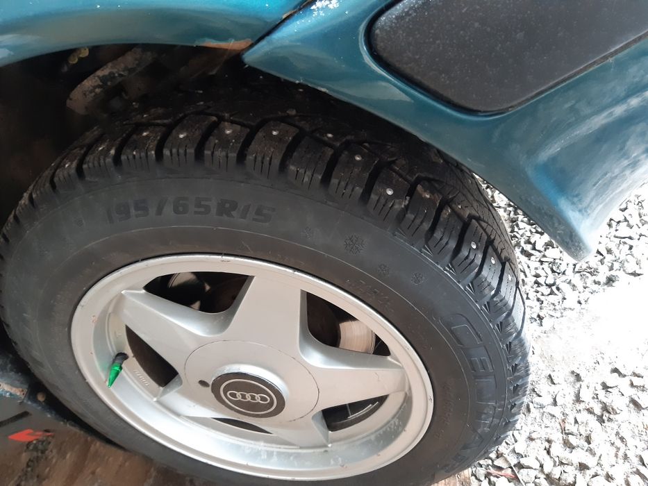 Продам диски с шиной от ауди