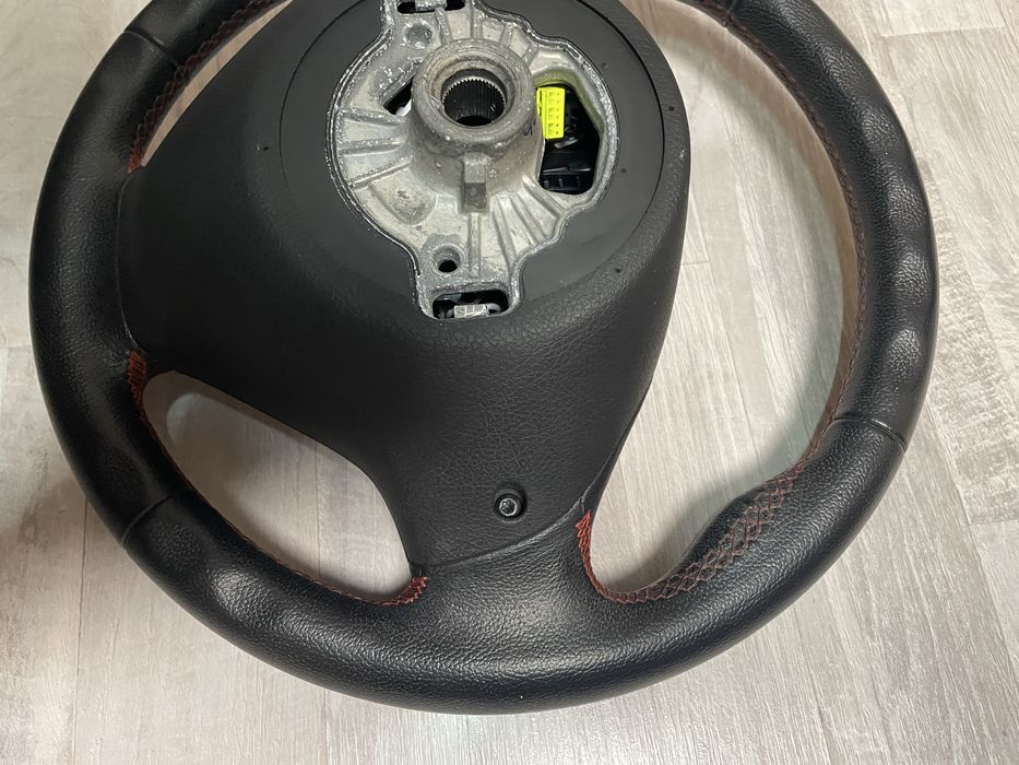 BMW F20 F30 F32 Волан + еърбег - Перфектно състояние