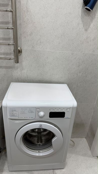 Стиральная машина рабочая Indesit