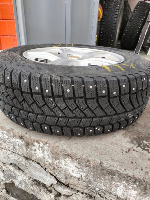 Продам комплект литых дисков с шинами