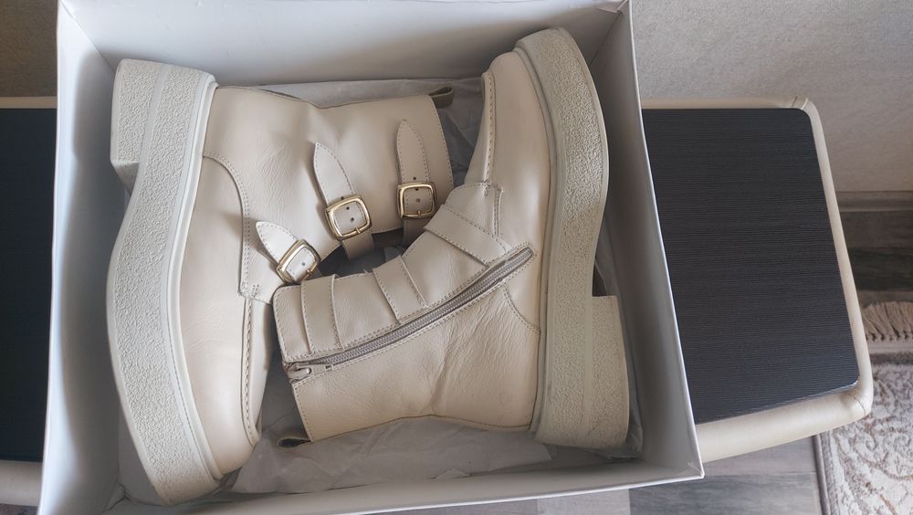 Ботинки женские,